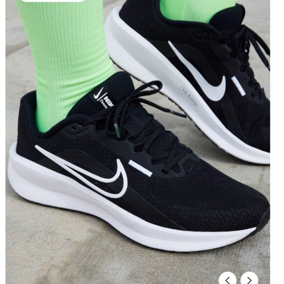 NWT NIKE RUNNING Downshifter 13 Athletic Shoes Sneakers - Picture 3 of 8